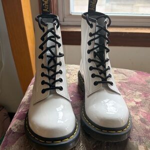 Dr. Martens Women's Airwair Leather White Lace Up Combat Boots 11821 Size 8